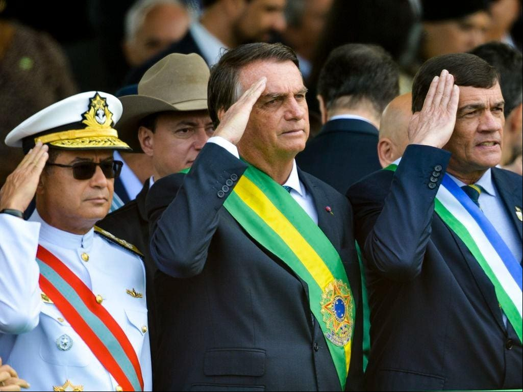 Bolsonaro e Militares Bolsonaro e Militares