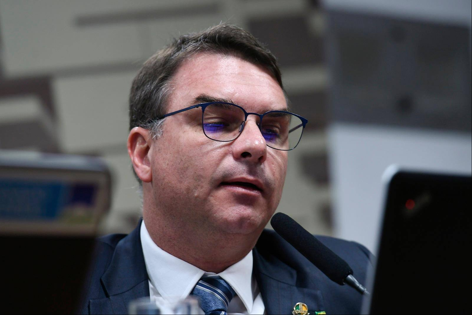 Flávio Bolsonaro Flávio Bolsonaro é senador e filho do ex-presidente Jair Bolsonaro