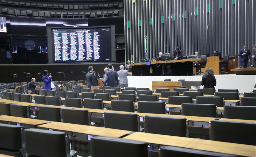 O presidente da Câmara, deputado Arthur Lira (PP-AL), incluiu na pauta do plenário, desta quarta-feira (5), um requerimento para votação de urgência do projeto que pode anular delações de pessoas presas.
O presidente da Câmara, deputado Arthur Lira (PP-AL), incluiu na pauta do plenário um requerimento para votação de urgência do projeto que pode anular delações de pessoas presas.