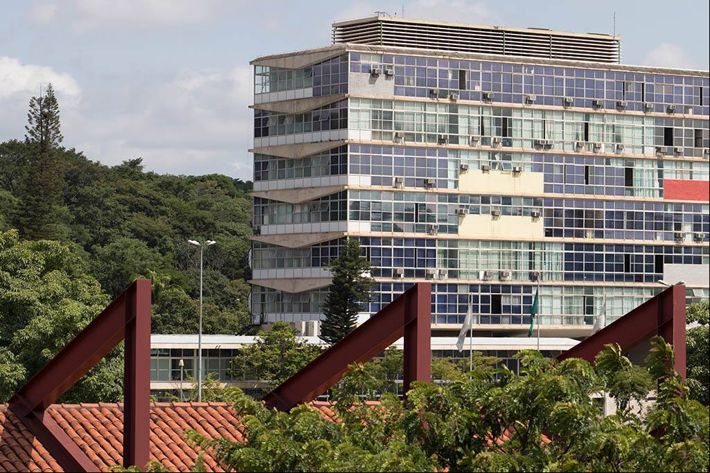 Inscrições no Sisu 2025 vão de 17 a 21 de janeiro; UFMG oferece mais de 6.000 vagas 