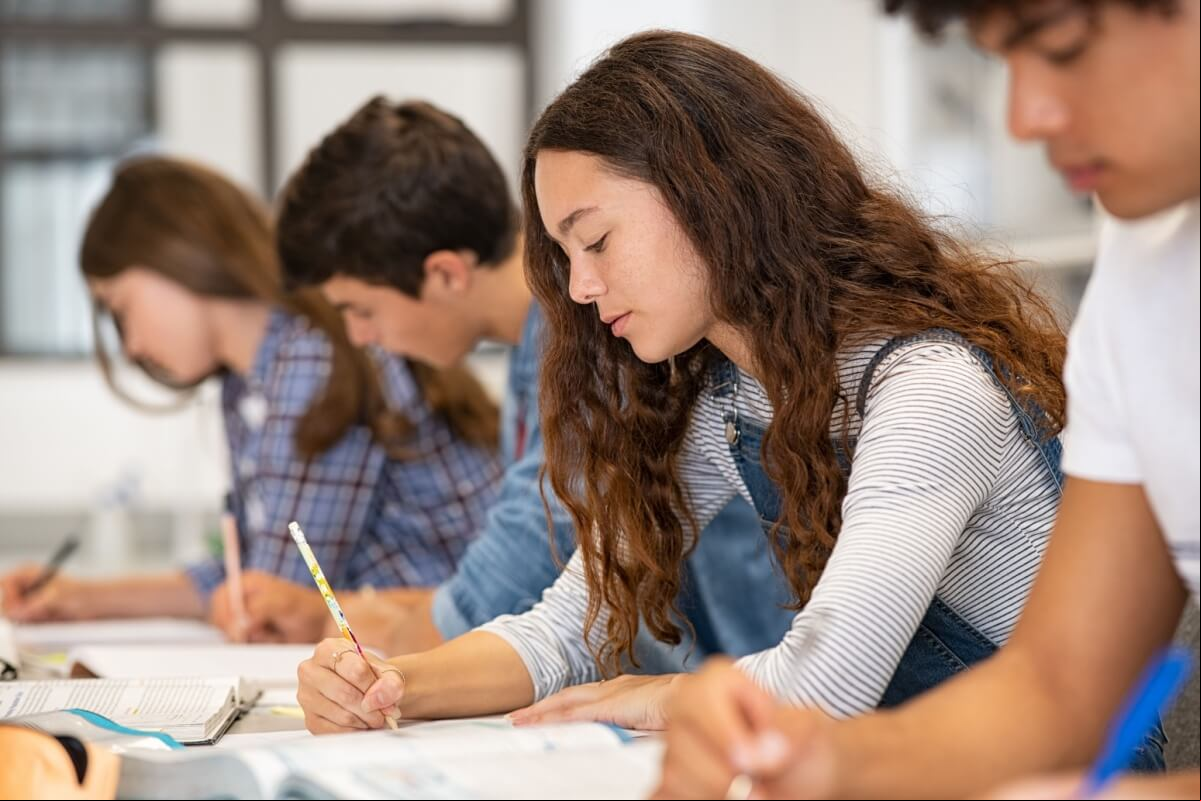 O resumo é uma ótima ferramenta na rotina de estudos para o vestibular