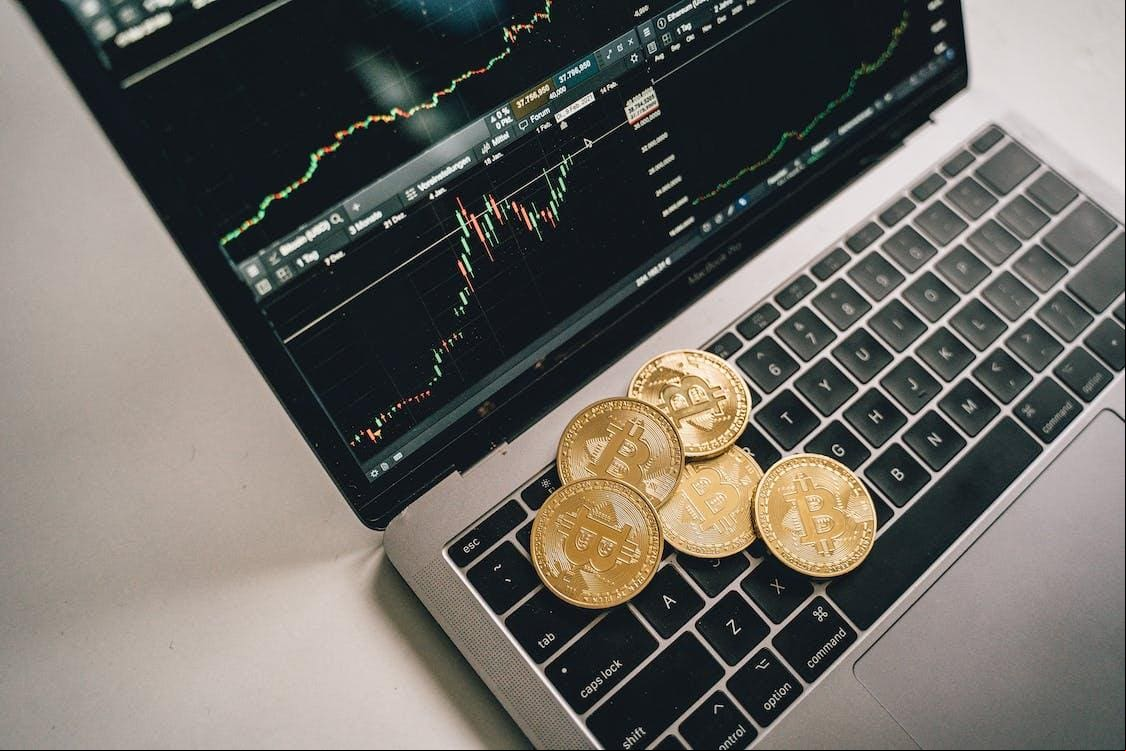 criptomoeda bitcoin Uso de ferramentas digitais, como criptomoedas e a darknet podem financiar e ampliar operações criminosas