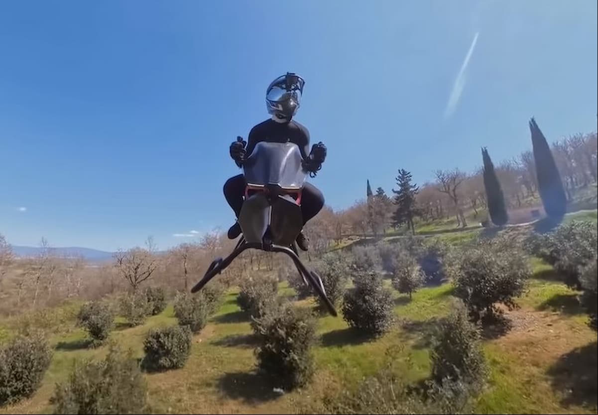 Protótipo da Airbike durante suposto voo experimental feito neste mês
