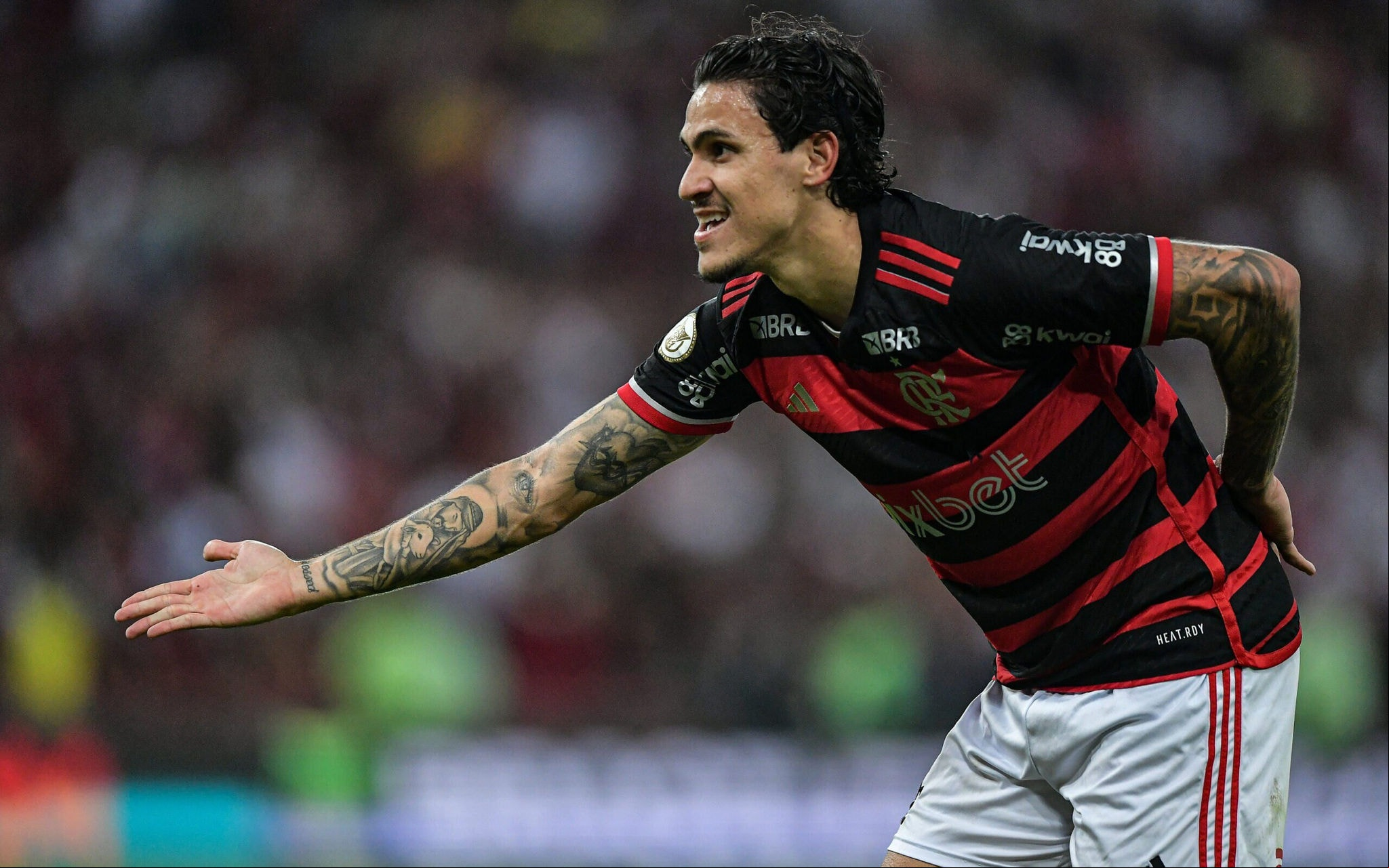 Pedro comemora gol contra o Cruzeiro (Thiago Ribeiro/AGIF)