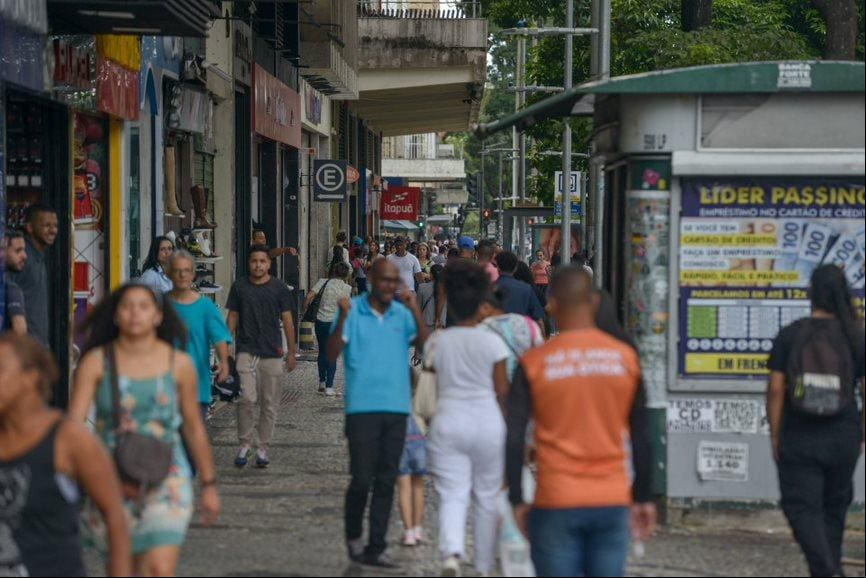 Para funcionar, lojistas terão de cumprir regras especificas no dia do trabalhador