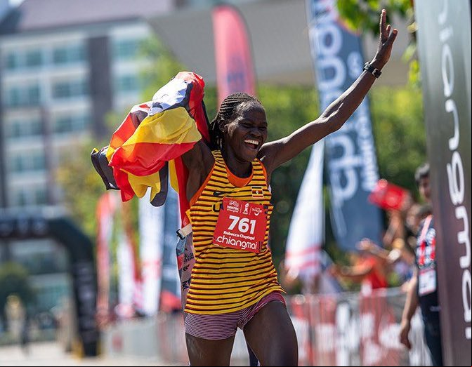 Atleta olímpica Rebecca Cheptegei morre após ser queimada por ex-namorado