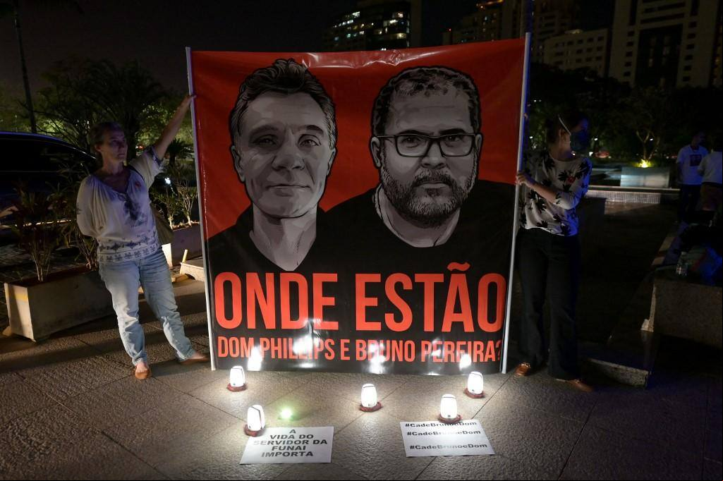 Funcionários da Funai protestam em Brasília contra o desaparecimento do jornalista Dom Phillips e do indigenista brasileiro Bruno Pereira