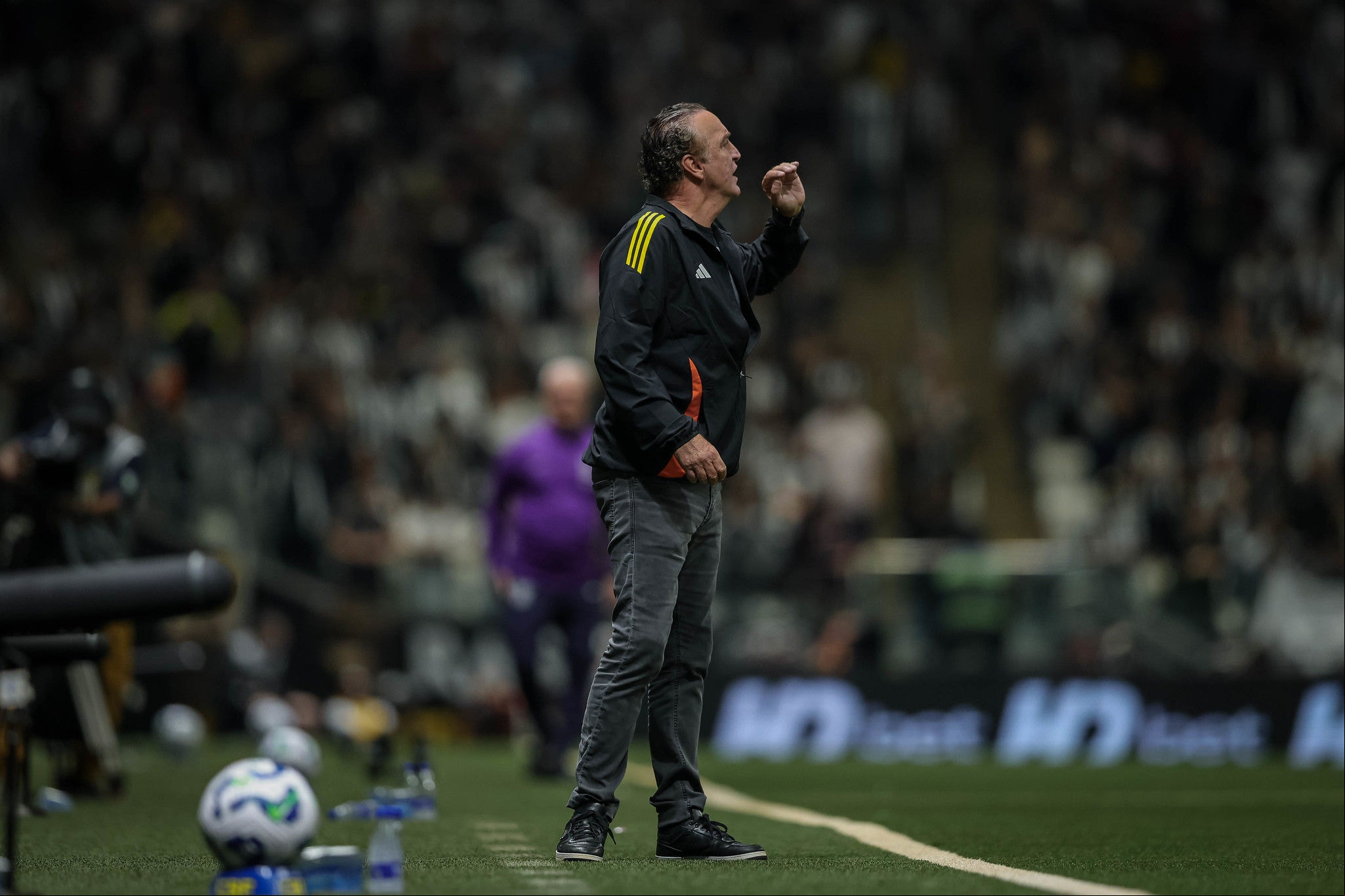Cuca tem uma longa história com o Atlético