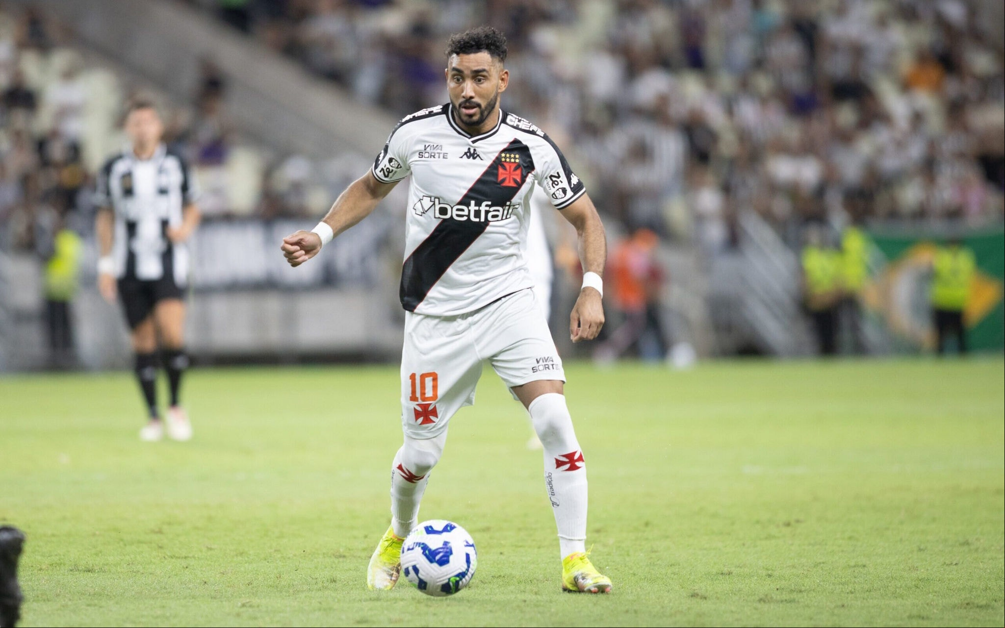 Payet em ação pelo Vasco em 2025 (Foto: Baggio Rodrigues/AGIF)