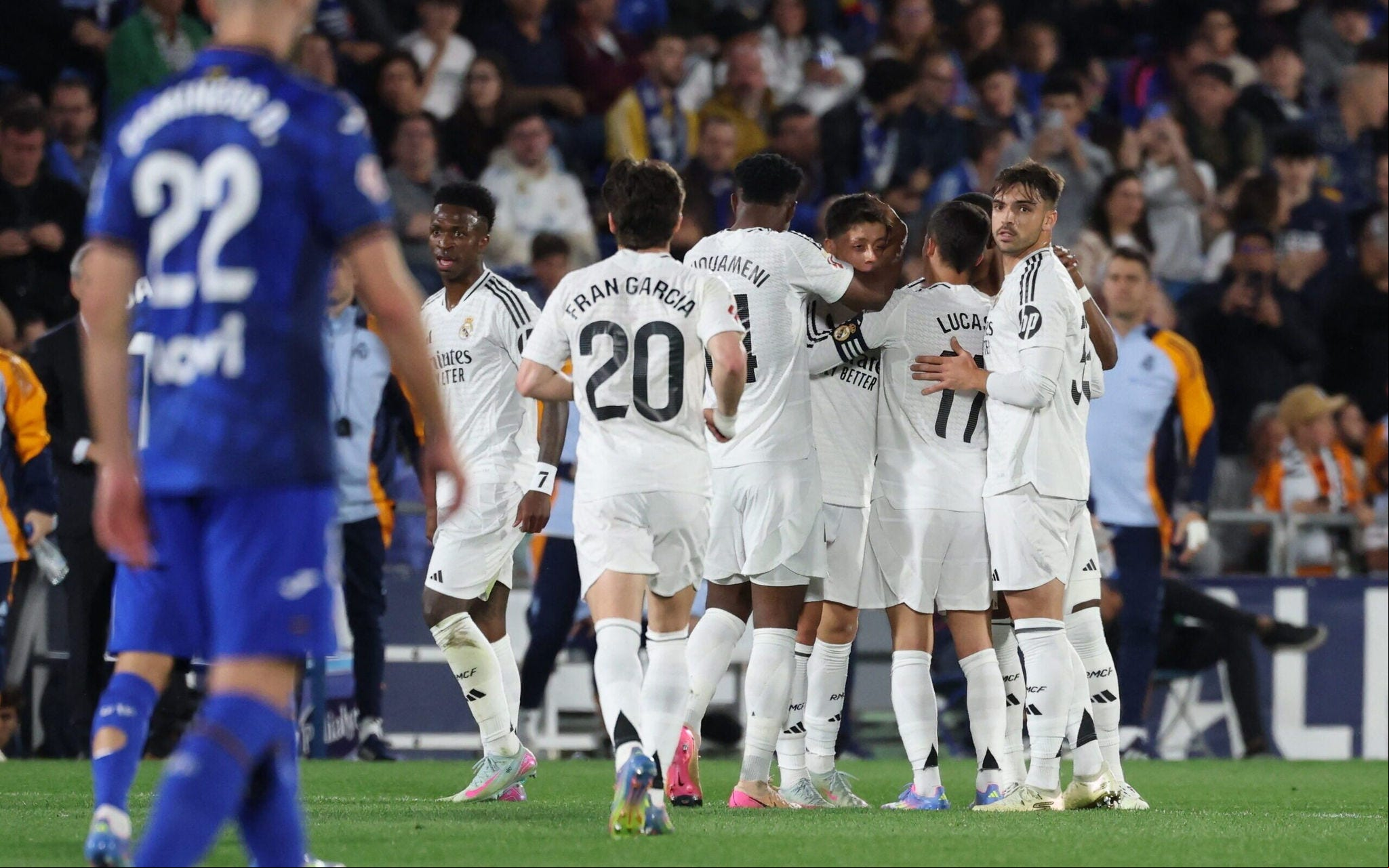 Jogadores do Real Madrid comemoram gol em La Liga (Foto: Thomas Coex/AFP)