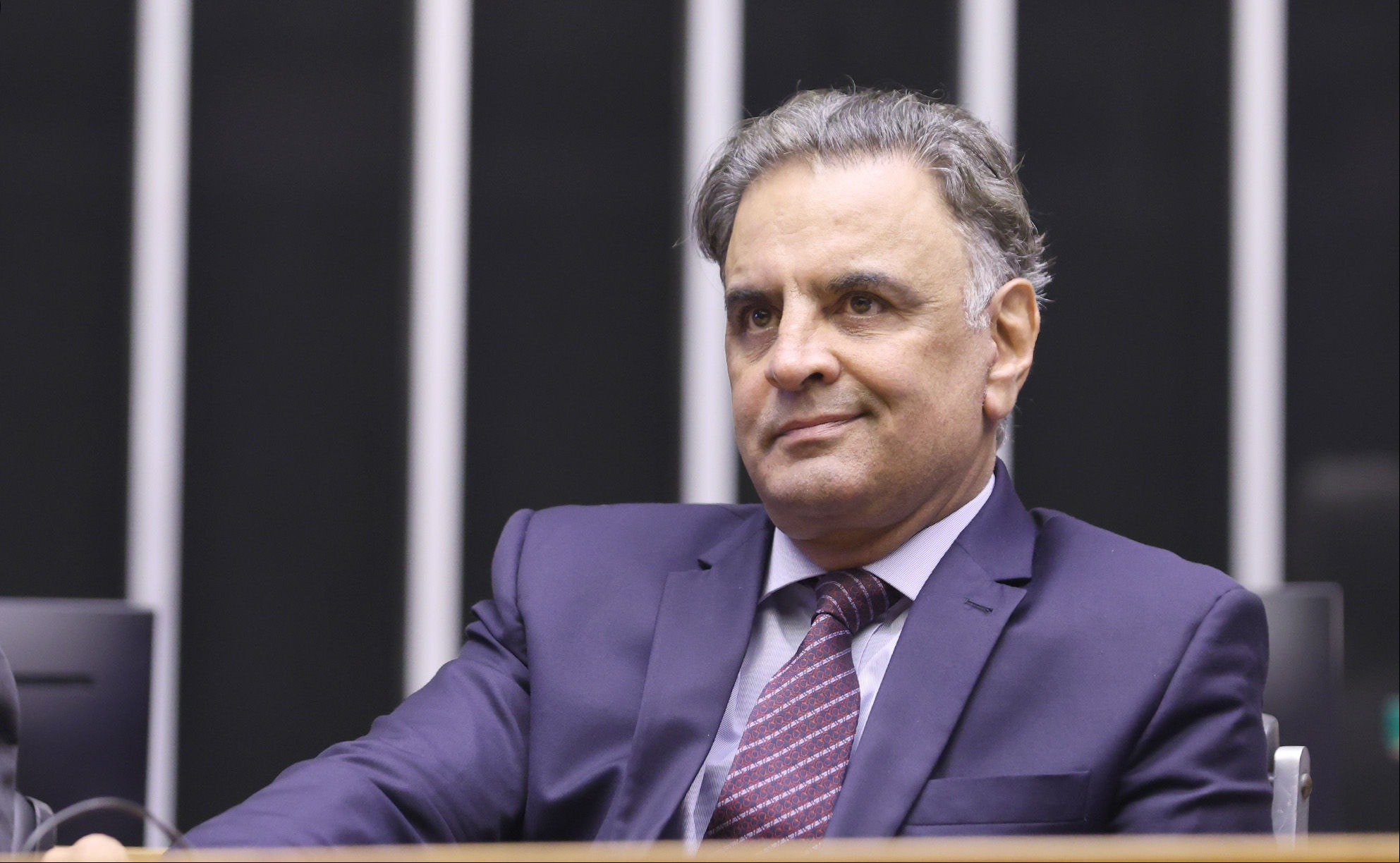 O deputado federal Aécio Neves (PSDB-MG) afirmou que "nem sempre o caminho que nos parece mais fácil é aquele que nos leva mais longe"