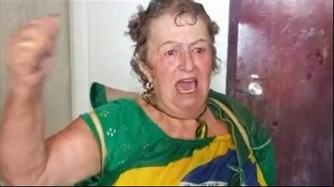 Maria de Fátima ganhou fama nacional com um vídeo da invasão e depredação ao STF em que ela aparece, vestindo verde e amarelo dos pés à cabeça, dizendo: “Vamos para a guerra, vou pegar o Xandão agora!”