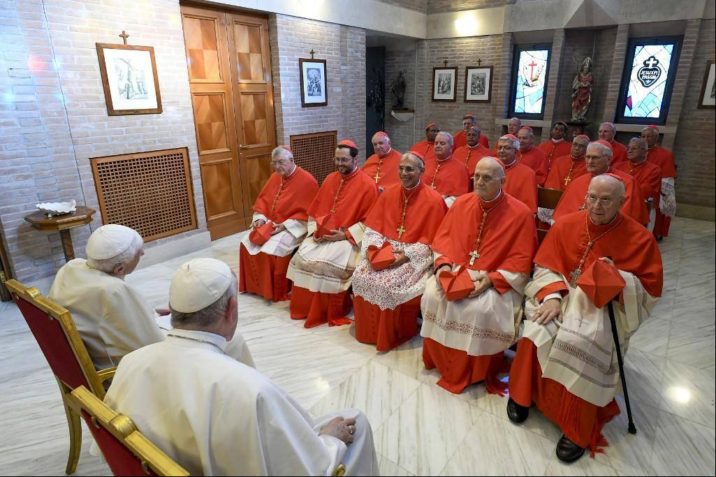 Pré-conclave com cardeais Os 135 cardeais eleitores, que possuem menos de 80 anos, vão se reunir para a eleição do novo papa, o Conclave
