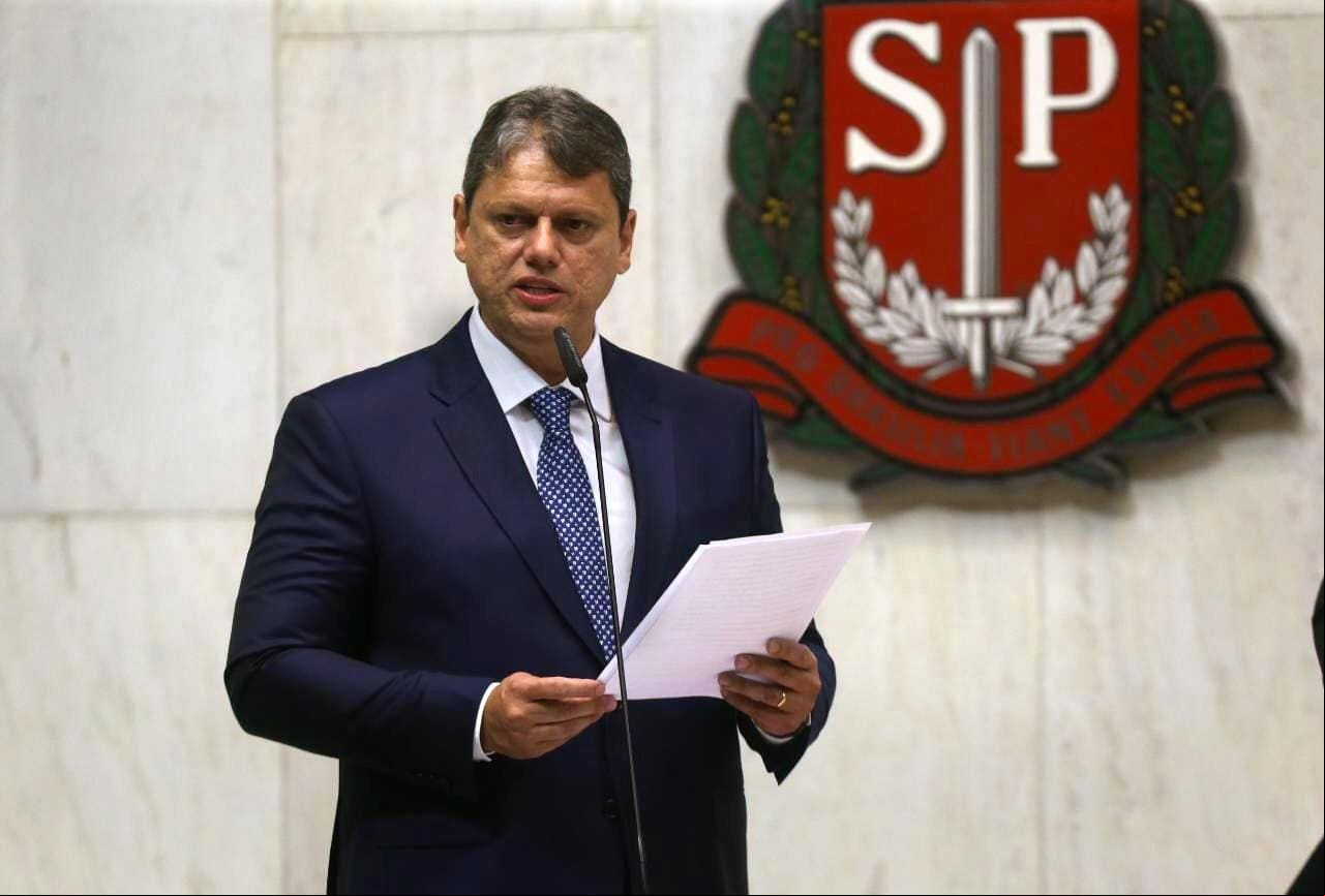 Tarcísio de Freitas Governador Tarcísio de Freitas, de São Paulo, anunciou aumento de 23% para os servidores da segurança pública