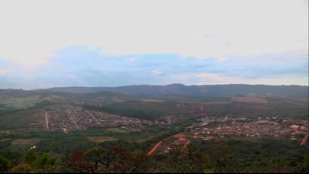 Moradores de povoado em Itatiaiuçu foram retirados de casa por risco em barragem