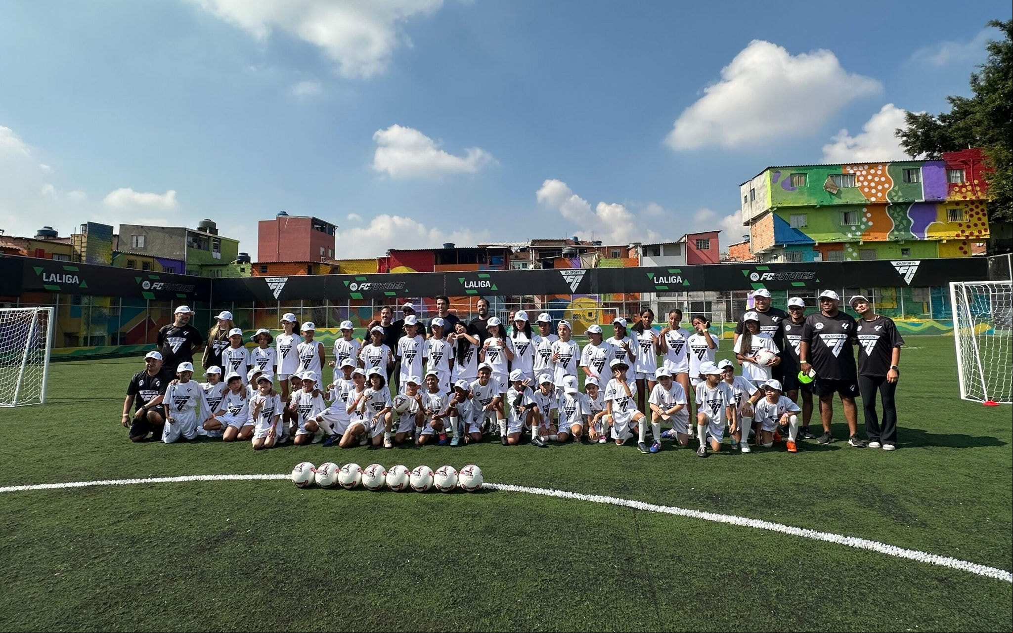 O ex-jogador Kaká, eleito o melhor do mundo e pentacampeão com a Seleção Brasileira, participa de evento em Paraisópolis. (Foto: Juliana Yamaoka/ Lance!)