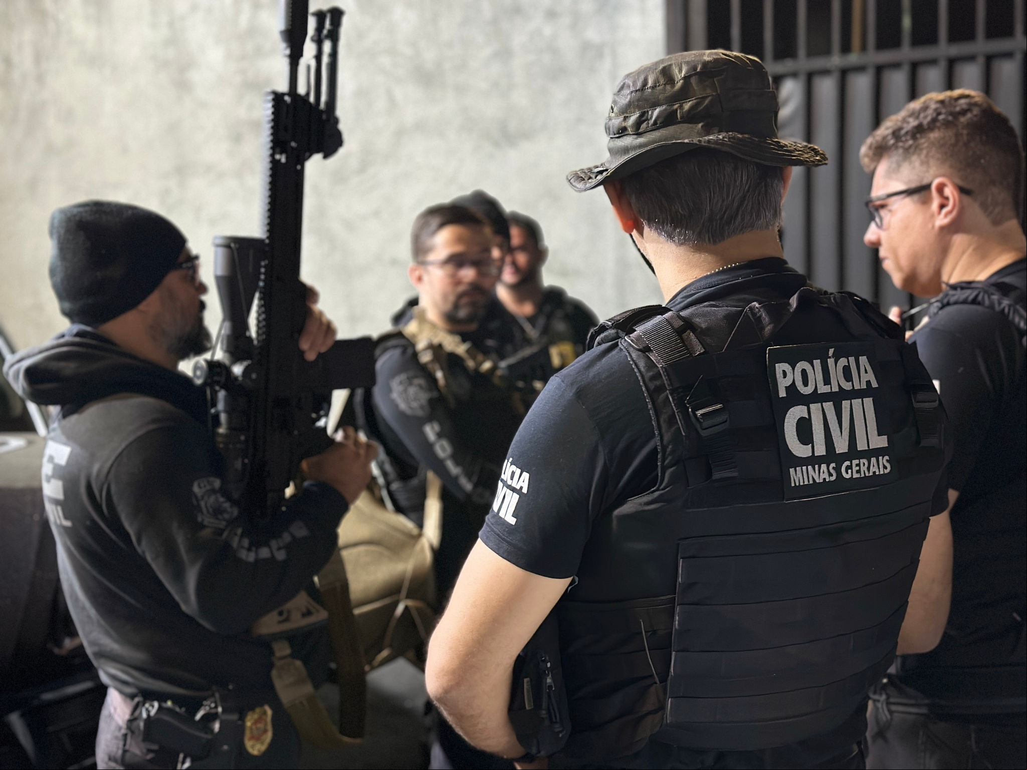 Mandados foram cumpridos pelos policiais em 12 cidades de três estados brasileiros