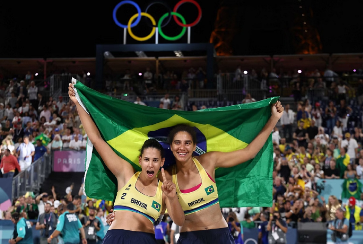 Ana Patrícia e Duda do vôlei feminino Ana Patrícia e Duda conquistaram a medalha de ouro no vôlei de praia feminino, no dia 9 de agosto, superando as canadenses Melissa e Brandie por 2 sets a 1