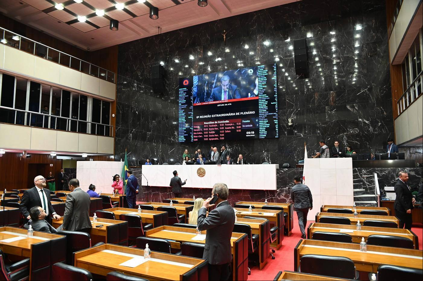 ALMG rejeita aumento aos servidores da segurança ALMG rejeita aumento aos servidores da segurança