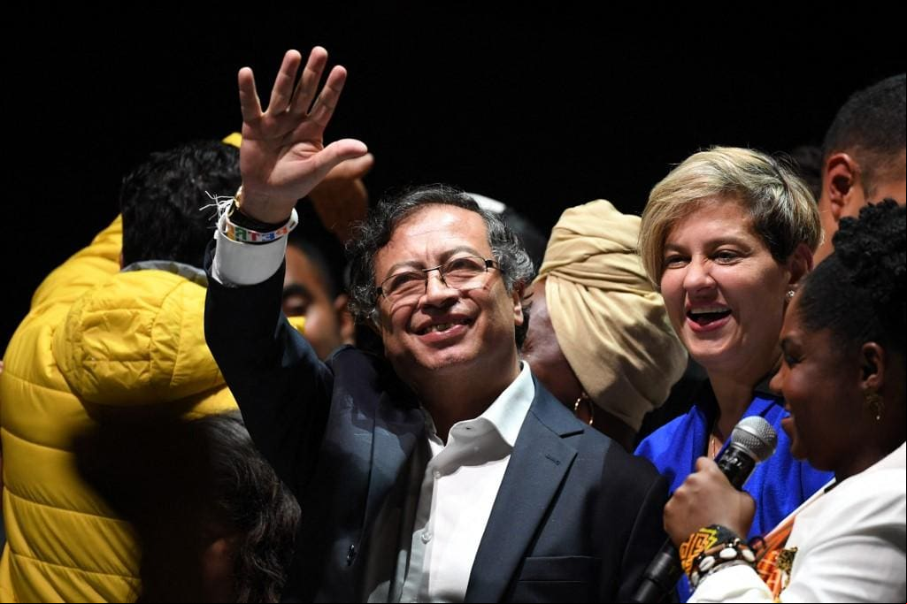 Economista e ex-combatente da guerrilha M-19, Gustavo Petro se tornou o primeiro presidente de esquerda a ser escolhido pelos colombianos Economista e ex-combatente da guerrilha M-19, Gustavo Petro se tornou o primeiro presidente de esquerda a ser escolhido pelos colombianos