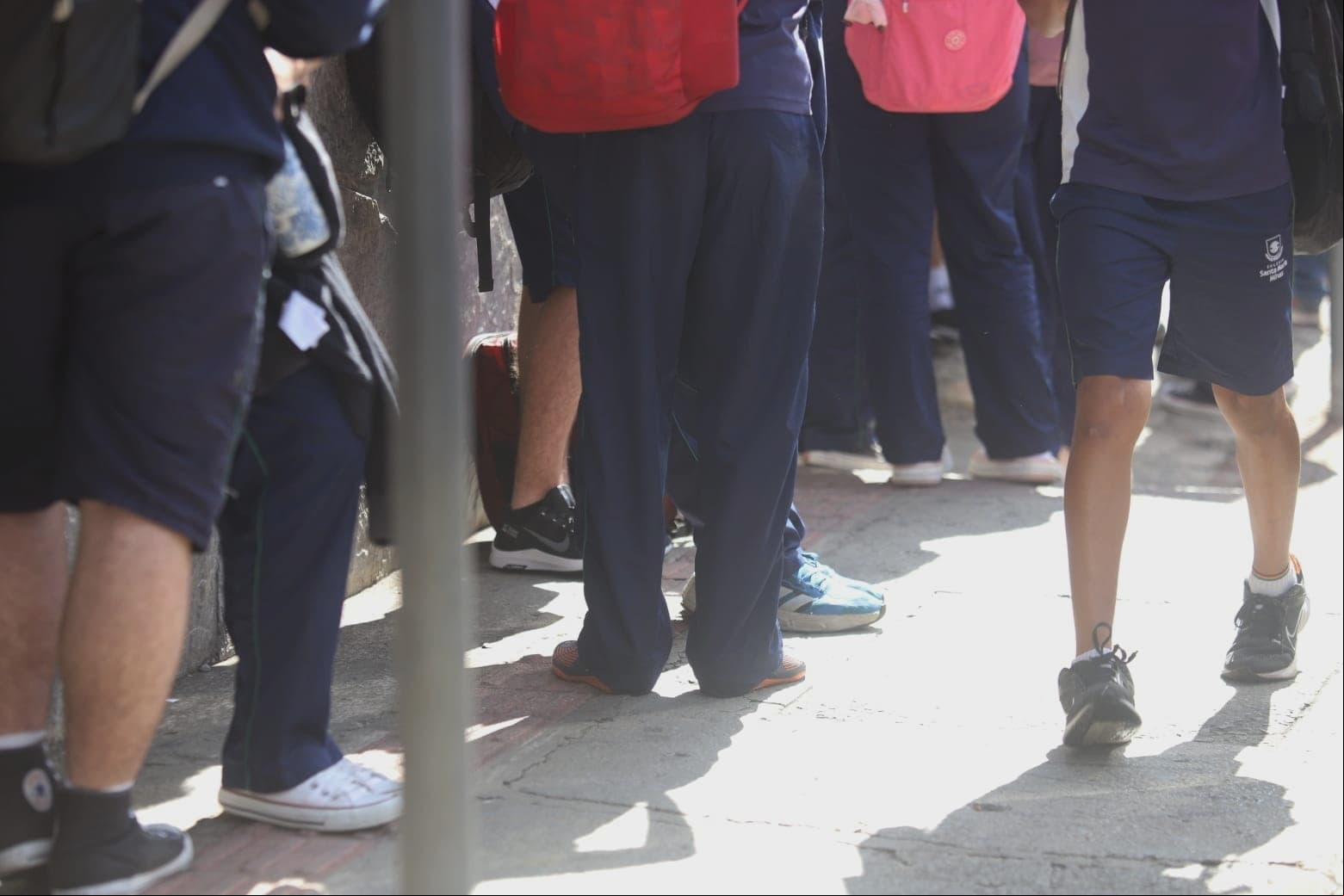 Estudantes de colégio de BH tiveram conteúdos falsos e eróticos gerados a partir das imagens delas 
