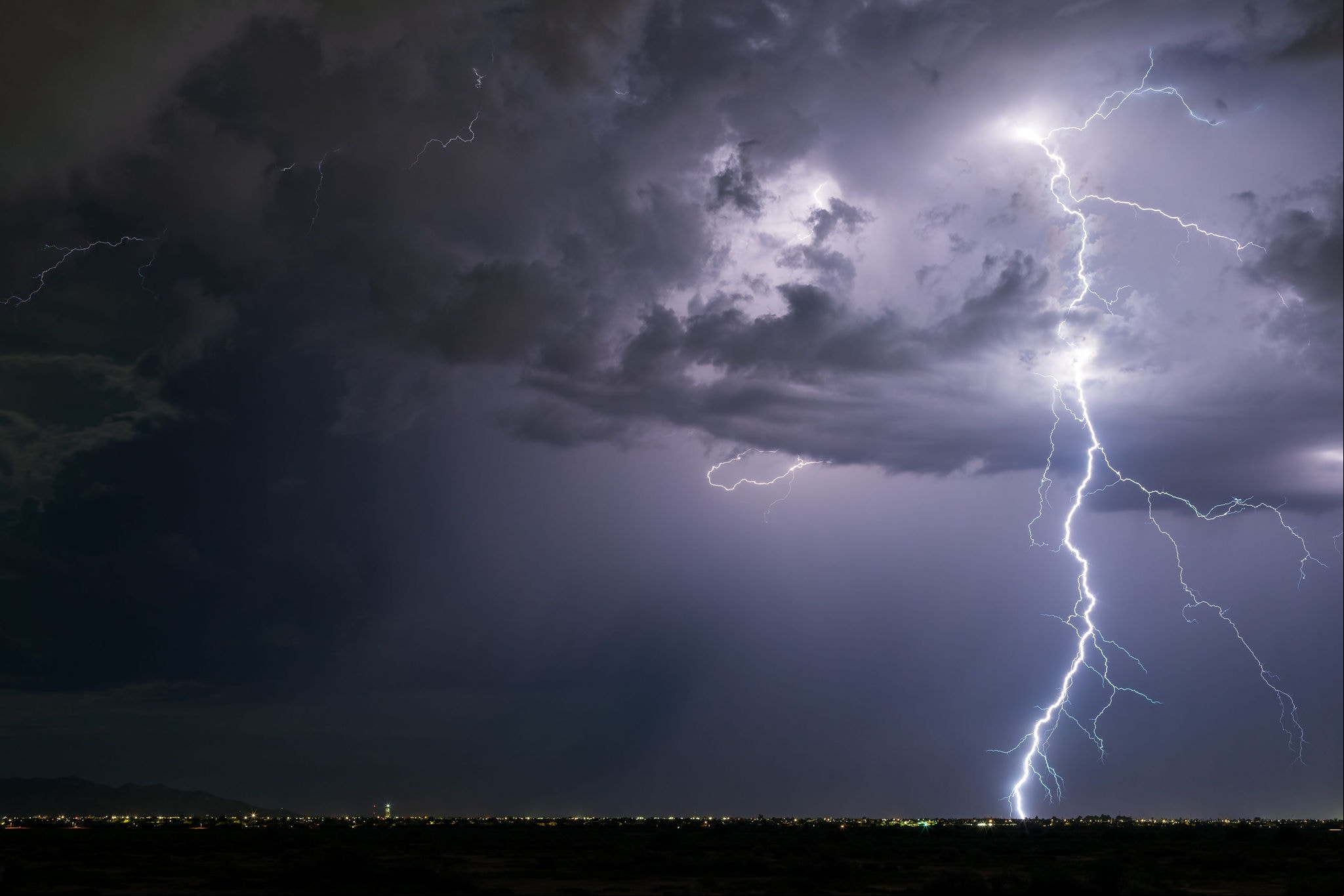 Powerful lightning strike from a monsoon thunderstorm in Arizona.