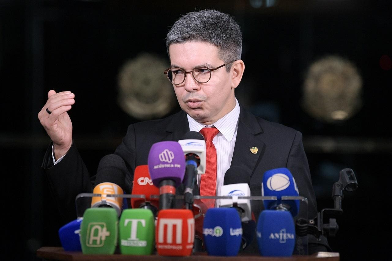 Randolfe Rodrigues, líder do governo Lula no Congresso Nacional
