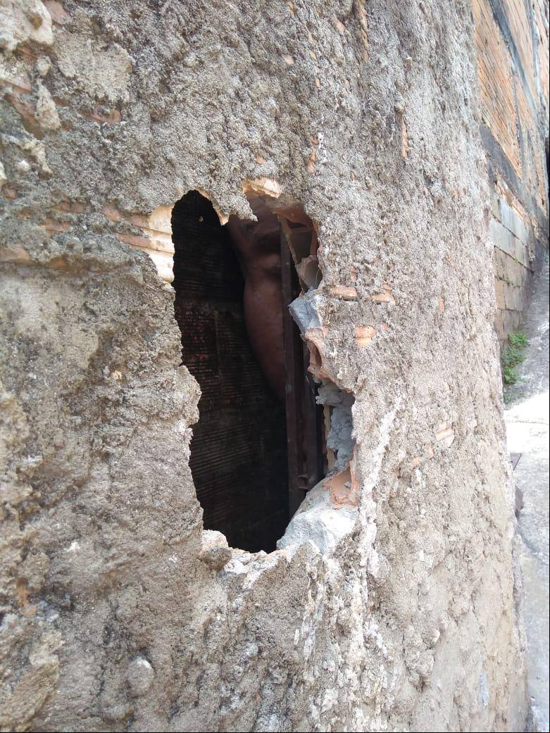 Buraco no muro