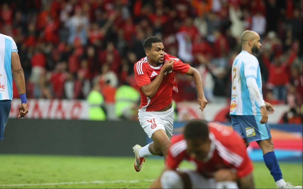 Gustavo Prado começa o jogo contra o Maracanã (Foto: Ricardo Duarte/SC Internacional)