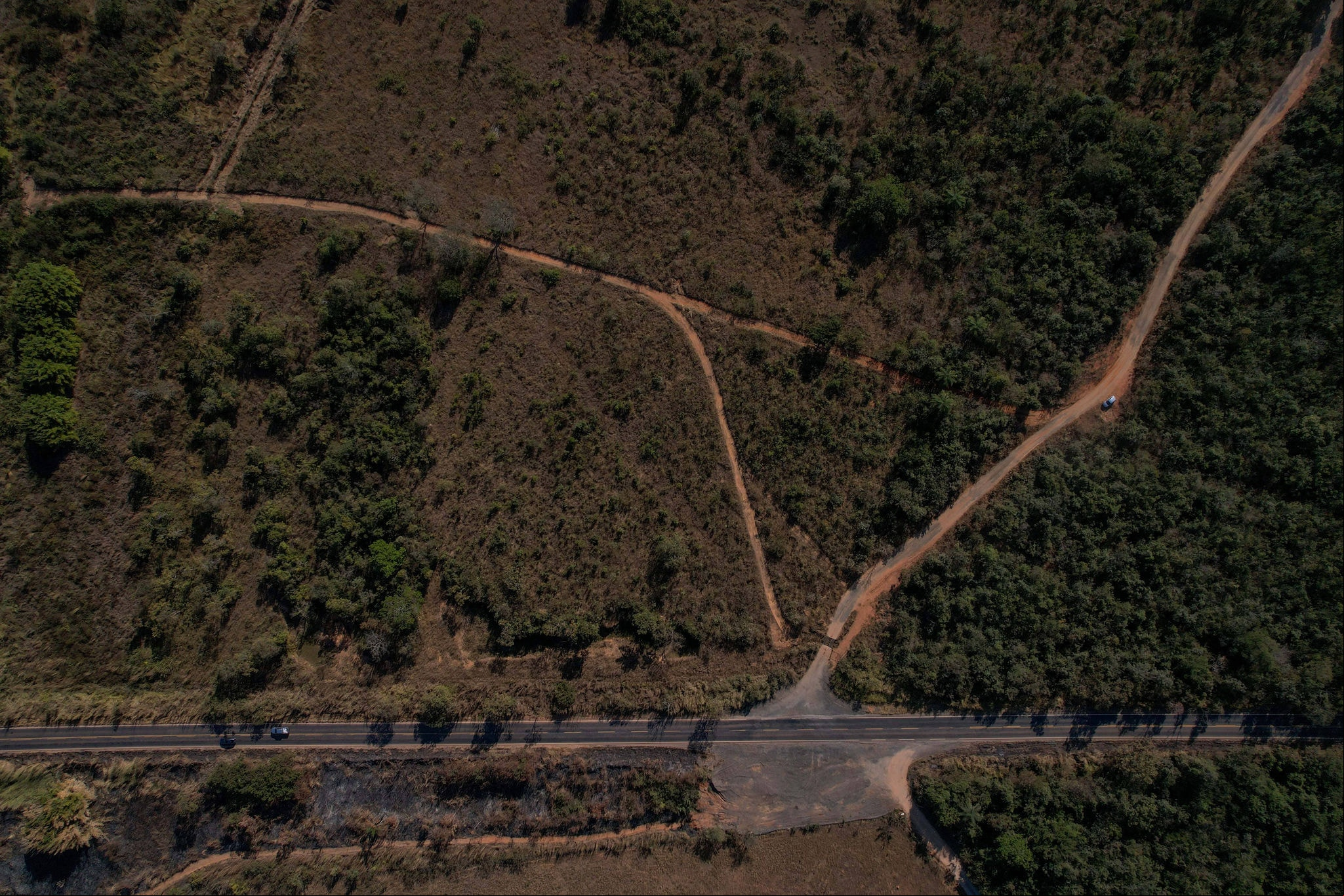 Vista aérea da Fazenda Porto Mesquita: cisternas foram fechadas há 15 anos, quando tratores derrubaram a mata para dar lugar a pasto