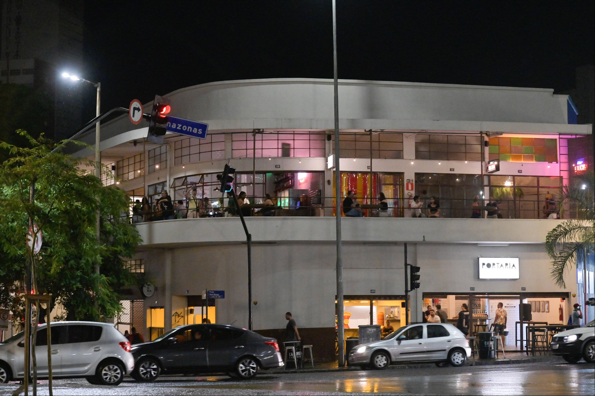 Galeria São Vicente é uma das grandes incetivadoras da retomada do movimento à praça.