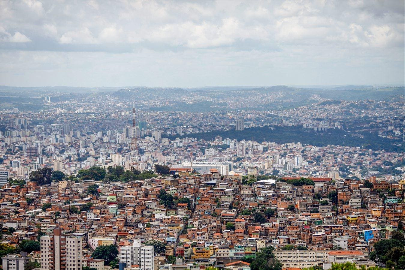 Aglomerado da Serra 5 das 10 favelas com maior população em Minas Gerais estão na capital