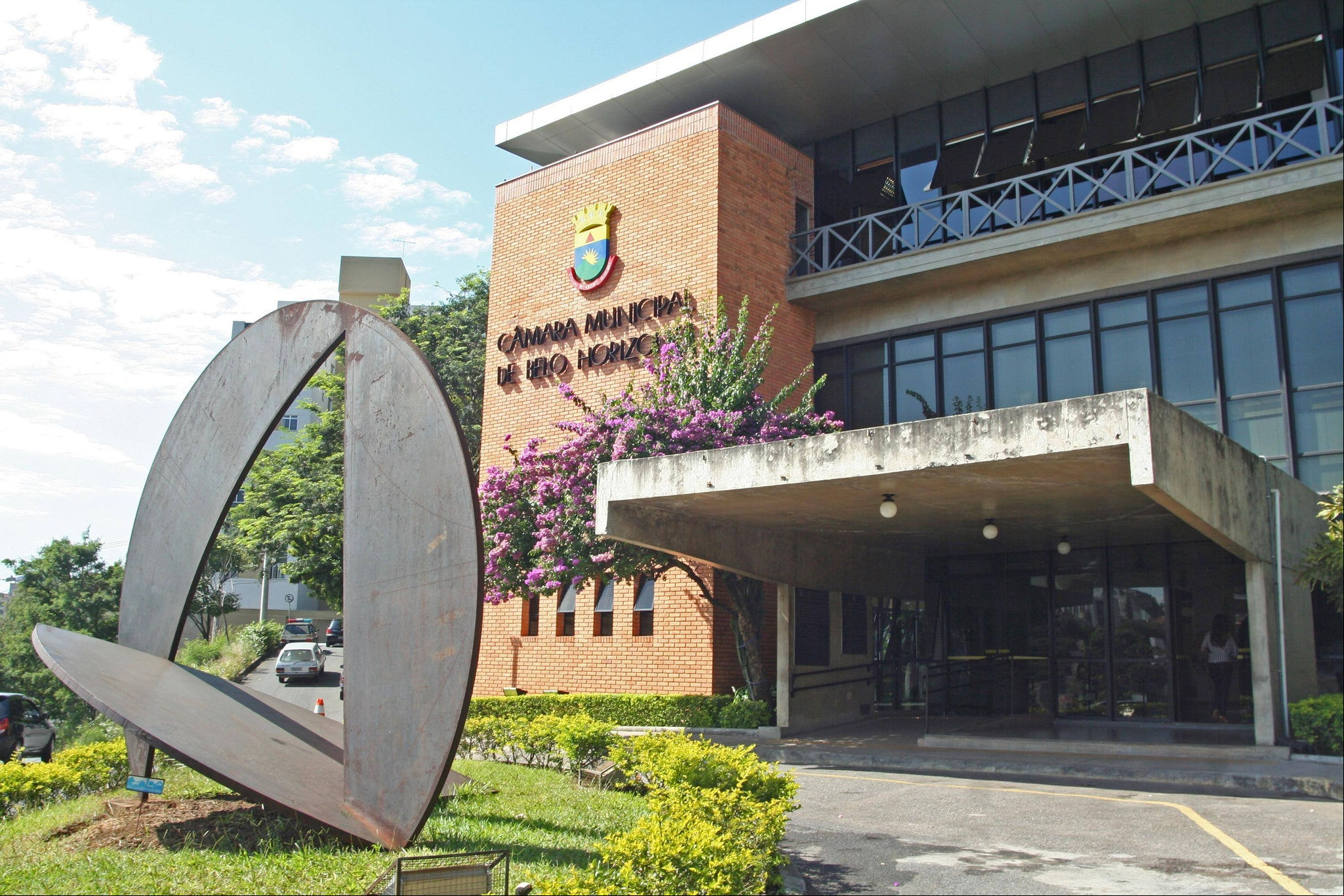 Câmara Municipal de BH Câmara de BH aprova em segundo turno empréstimo de R$ 468 milhões para compra de ônibus elétrico