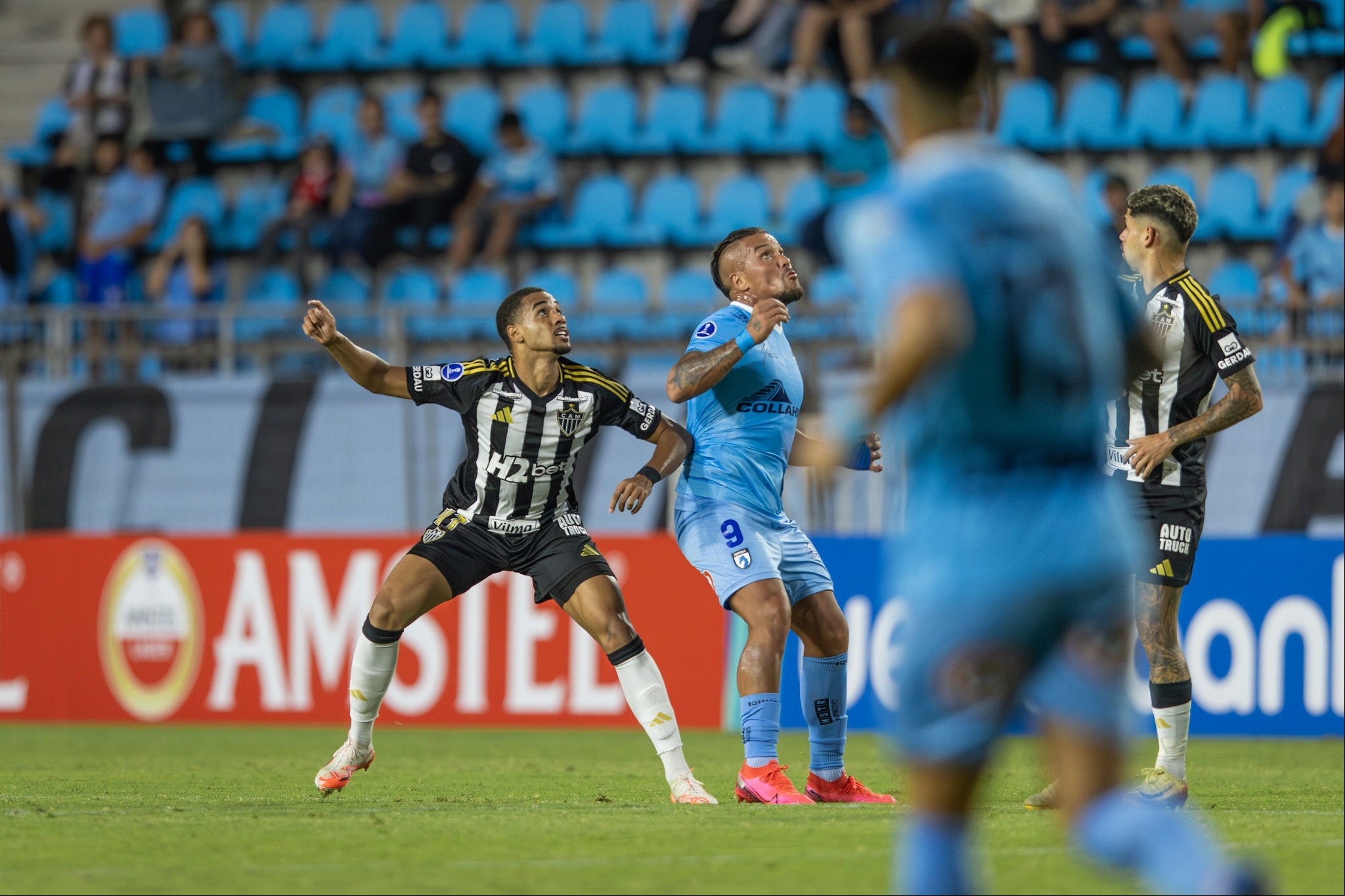 Rômulo, a exemplo de Alonso, falhou no Chile