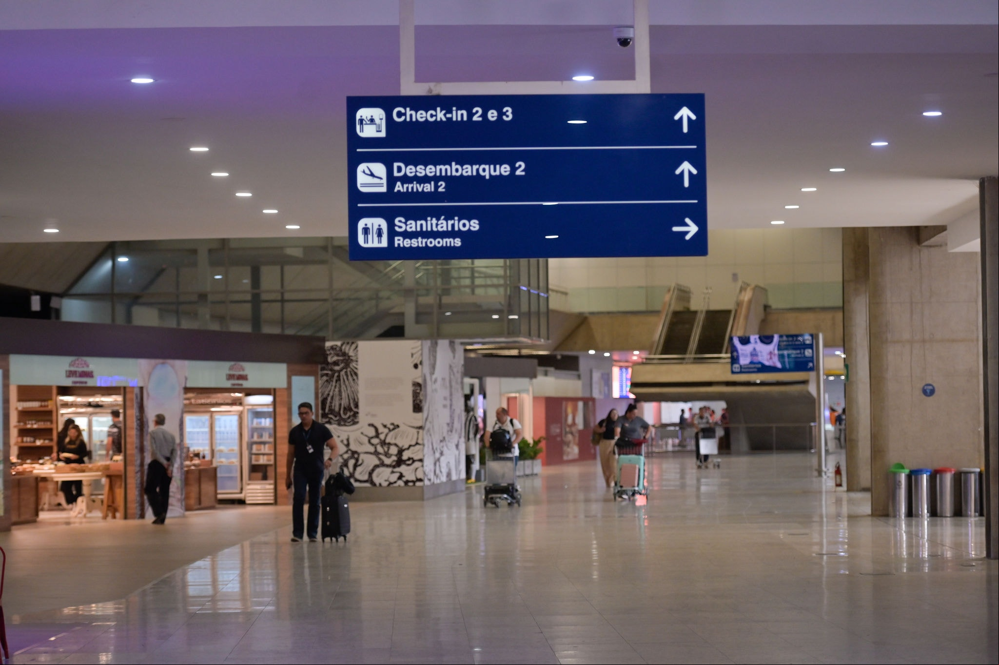VISITA AEROPORTO DE CONFINS Mulher trabalhava no aeroporto de Confins