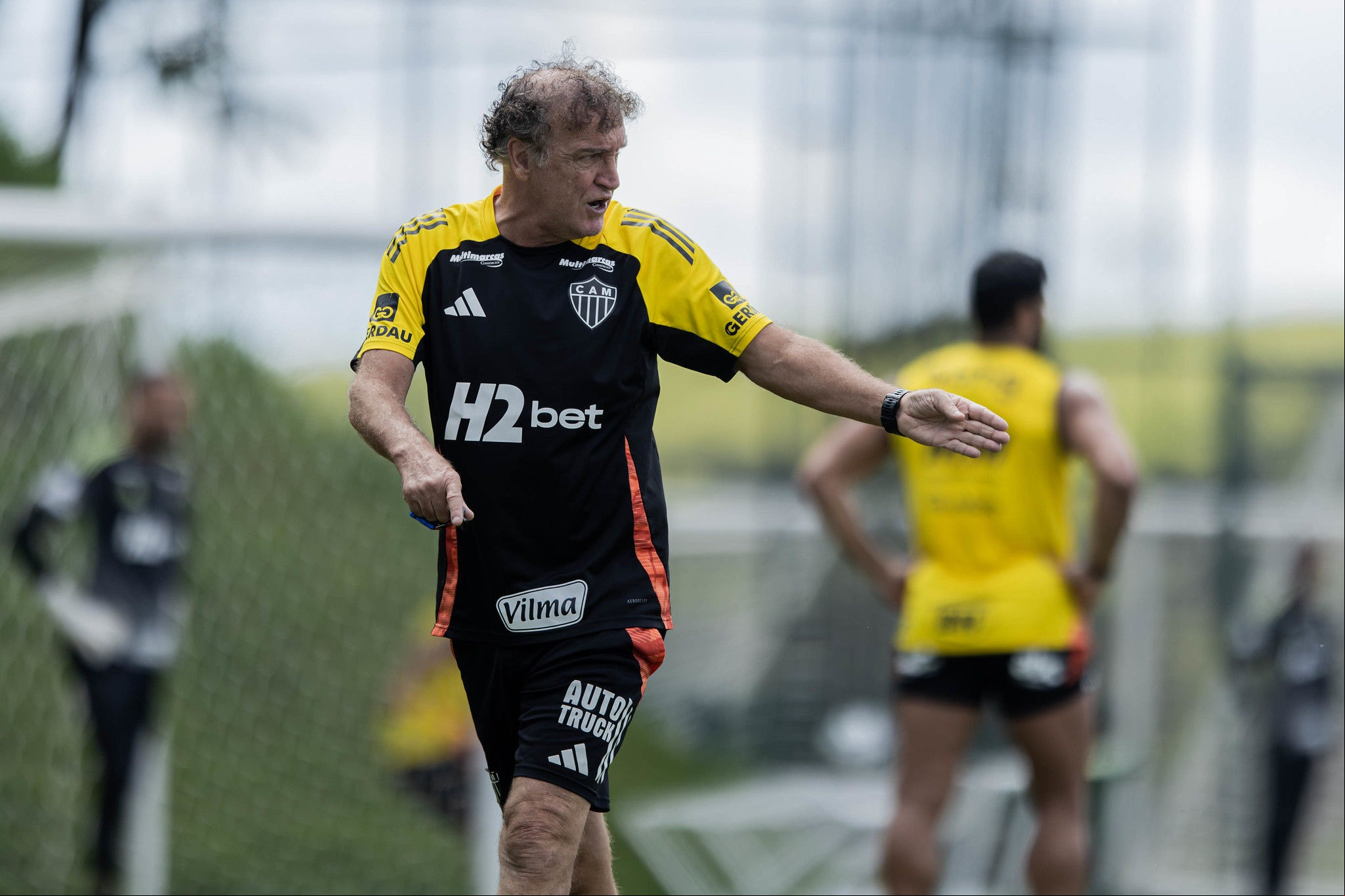cuca-galo Cuca vai promover mudança entre os 11 iniciais diante do Cienciano