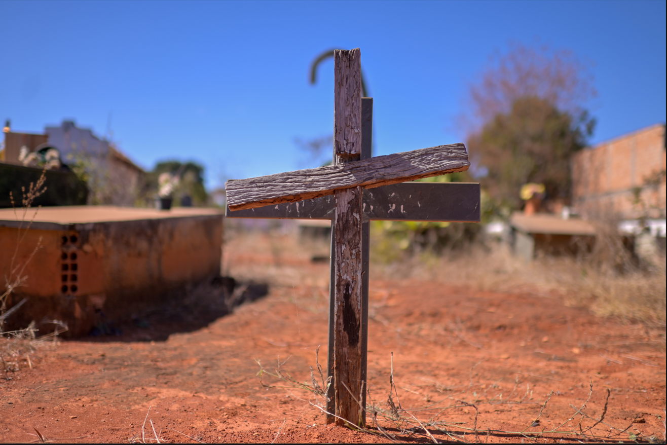 Cemitério de Angueretá: a comunidade já existia quando Curvelo foi emancipado; a 60km da sede do município, o povoado tem cerca de 250 anos