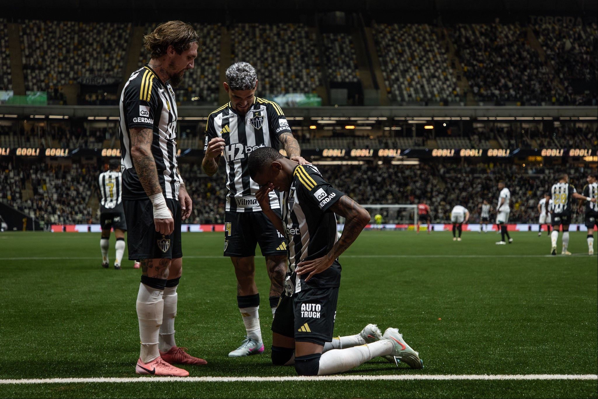 Patrick se emocionou com primeiro gol