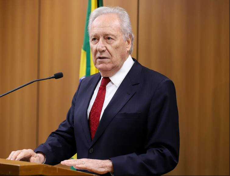 O ministro da Justiça, Ricardo Lewandowski, em pronunciamento à imprensa na quinta-feira (15)