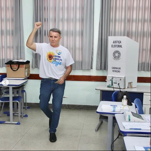 Prefeito de Palmas (TO), Eduardo Siqueira Campos (Podemos) é alvo de buscas na 9ª fase da Operação Sisamnes, que apura um esquema de venda de sentenças em tribunais estaduais e no STJ
