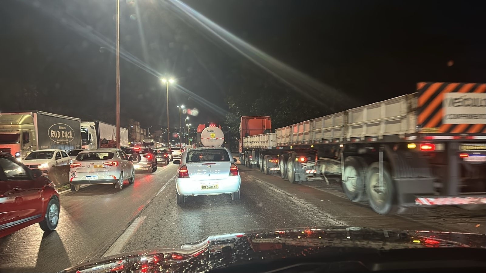 Acidente trava o trânsito no Anel Rodoviário de BH  