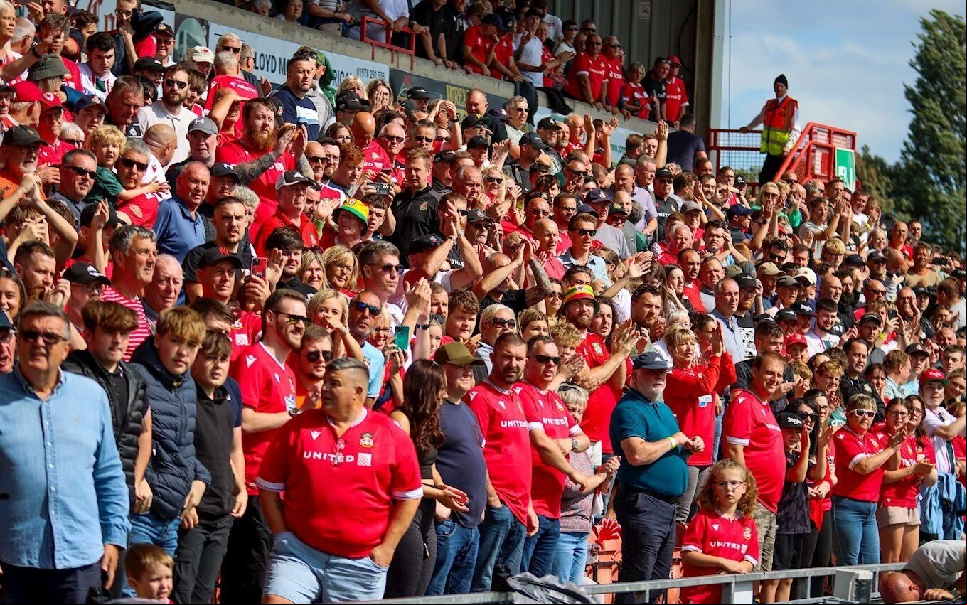 Torcida do Wrexham (Foto: Divulgação/Wrexham)