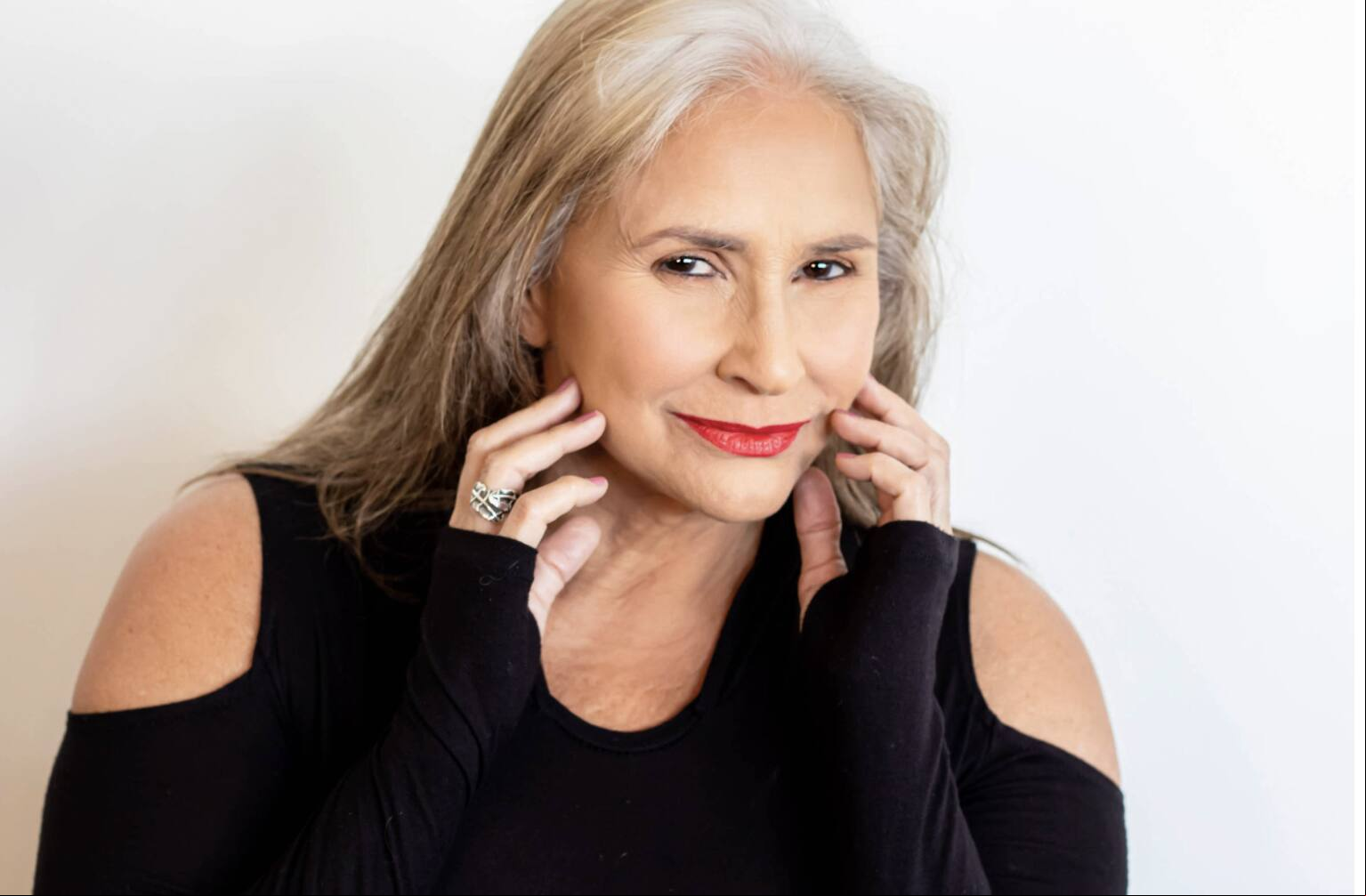 A cantora Fafá de Belém A cantora Fafá de Belém andou mandando indiretas para Madonna e Anitta