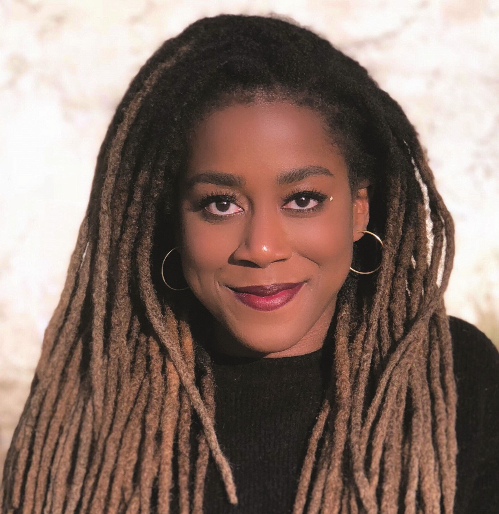 Tomi Adeyemi escreveu a trilogia “O Legado de Orïsha"
