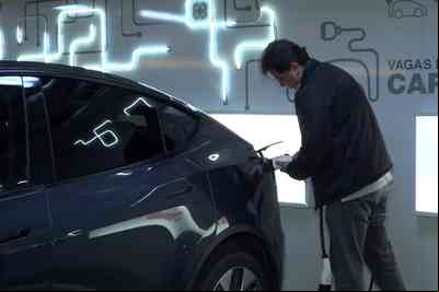 Carro elétrico desperta interesse no consumidor, mas preços assustam